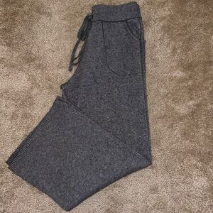 Baci Mini wide leg sweater pant. Sundance Catalog. Size Large. EUC! Gray!
